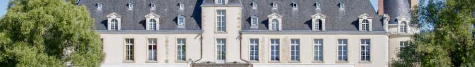 Alquilar un helicóptero para visitar el castillo de Augerville, cerca de Fontainebleau