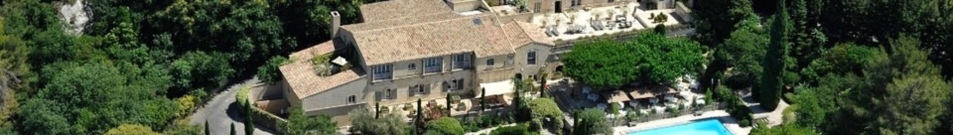 Alquilar un helicóptero para L’oustau de Baumanière en Les Baux-De-Provence