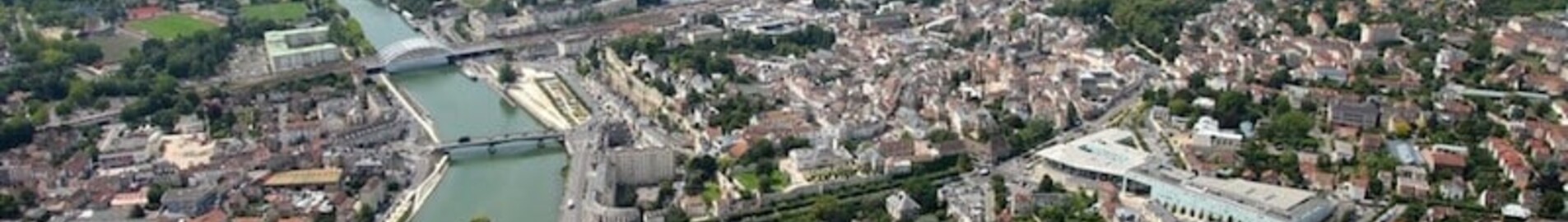 Pontoise Cormeilles: alquiler de aviones privados 