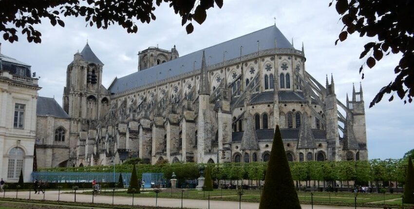 Bourges : Alquiler de aviones privados
