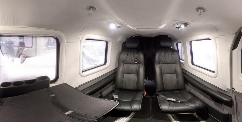Jet privé Vulcanair Avitor TP 600 intérieur siège noirs