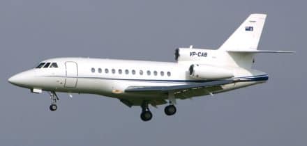 Jet privé Falcon 900 en vol