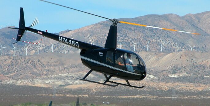 Robinson R44 en vol