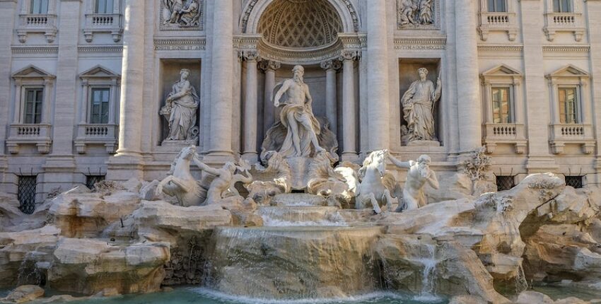 Fontaine de Trevi Rome incontournable via emplacement jet privé.