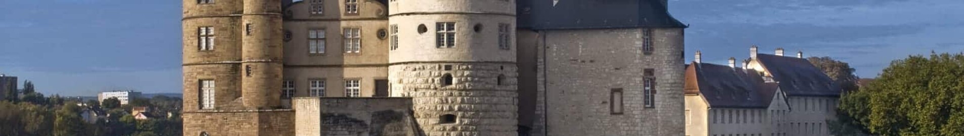 Montbeliard Courcelles: alquiler de aviones privados 