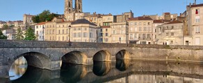 Niort Souche: alquiler de aviones privados 