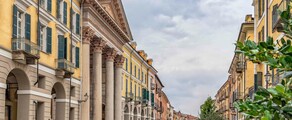 Cuneo : Alquiler de aviones privados 