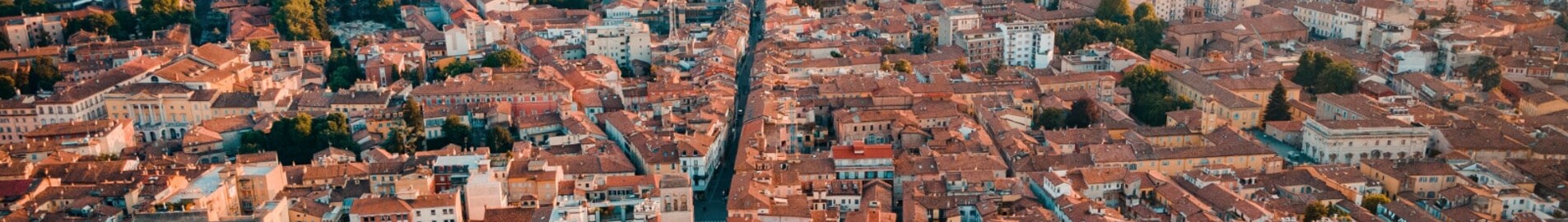 Piacenza : Alquiler de aviones privados 