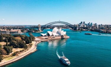Port de Sydney : Opéra, pont, skyline et bateaux.