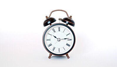 ¿Cómo gestionar el jet lag en la aviación de negocios, calcular la hora UTC y limitar el desfase horario?