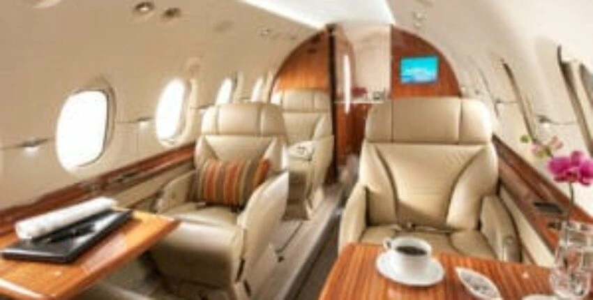 alquiler aviones privados - intérieur Hawker 900XP luxueux