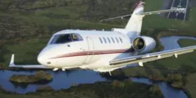 Alquiler de aviones privados HAWKER 900XP