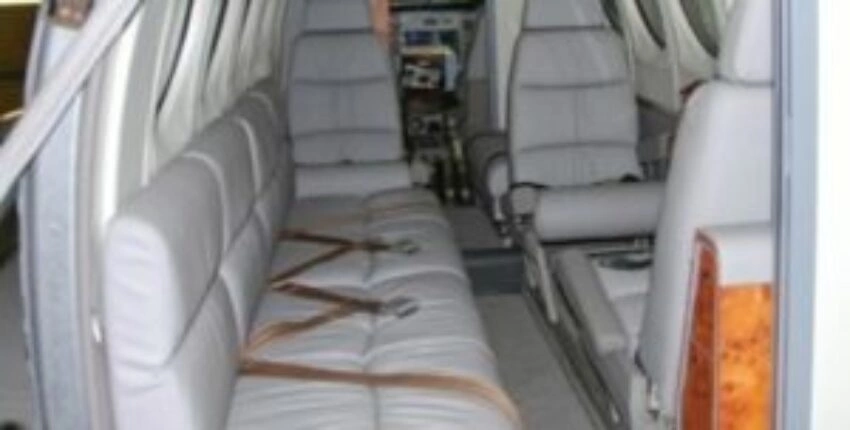 Location jet privé : intérieur luxueux du King Air 100.