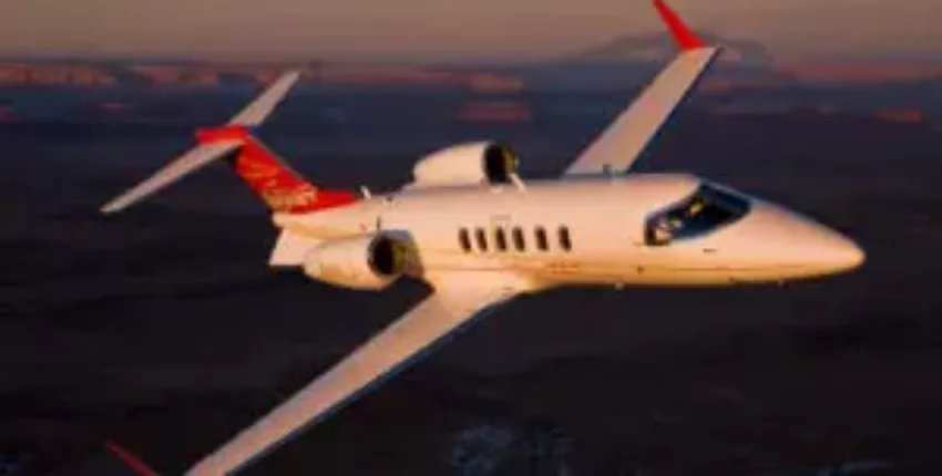 location jet privé : Learjet 40 XR au coucher de soleil
