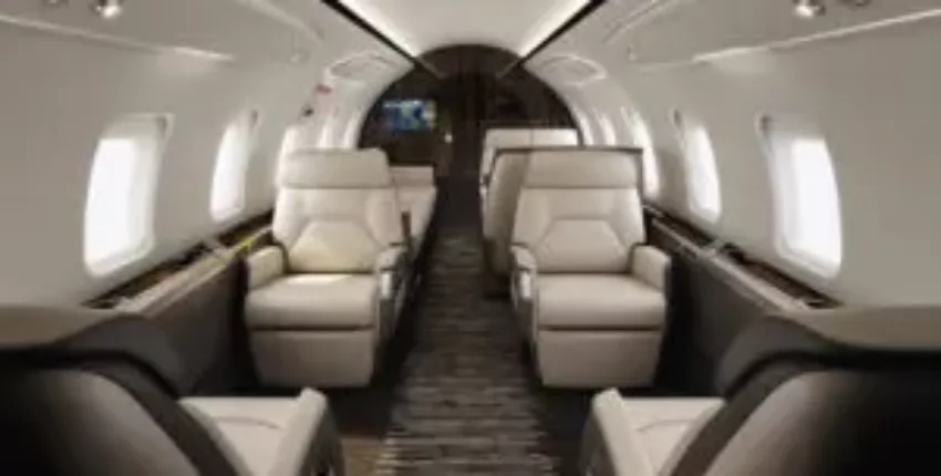 Location jet privé : sièges luxueux en cuir, Challenger 650.