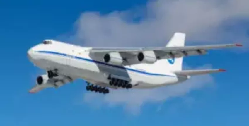 Alquiler avion carga Antonov An-225 en plein vol.