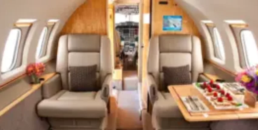**Location jet privé** : Intérieur luxueux du Hawker 1000.