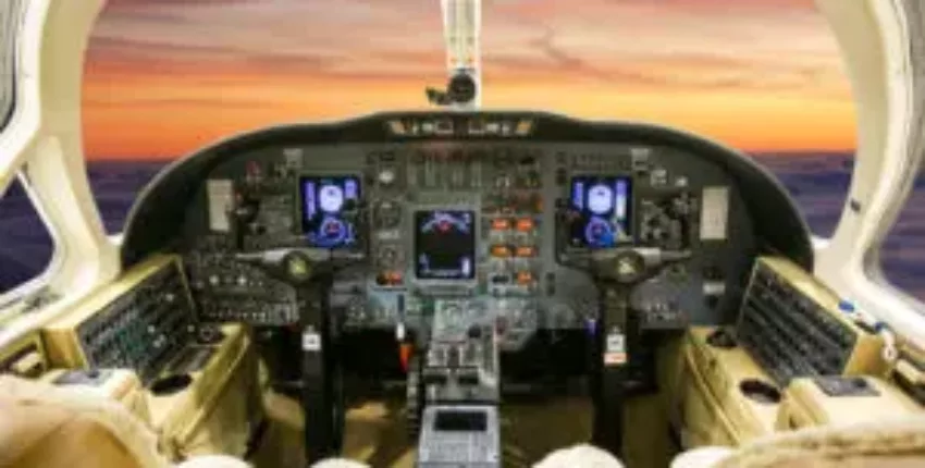 location de jet privé, Cockpit Citation V Ultra au coucher de soleil.