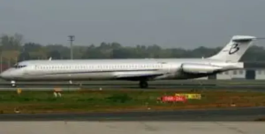 location de jet privé : Avion MD 83 sur piste