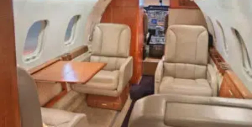 location de jet privé : intérieur Learjet 55 sophistiqué