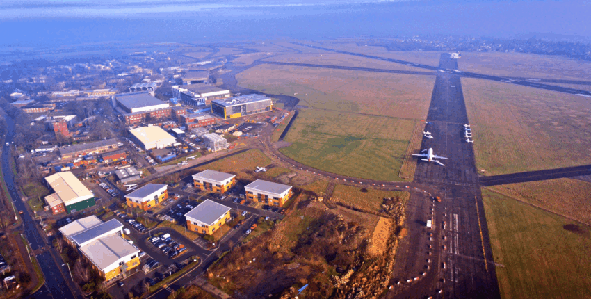 Alquilar un jet privado en el aeropuerto de Cranfield