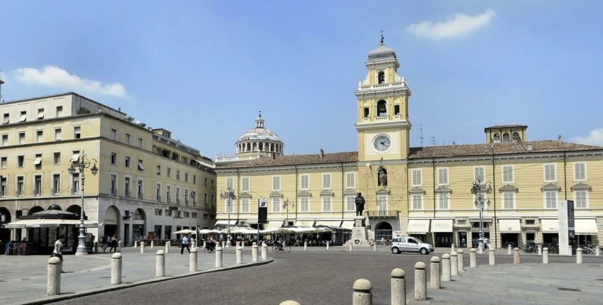 Alquilar un jet privado en Parma 
