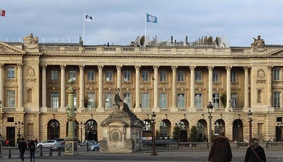 Hotel de lujo en París: en el Hotel de Crillon, experimente el lujo y la elegancia en el corazón de París