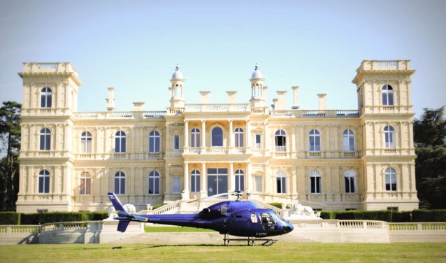 chateau de Ferrières helicoptere copie